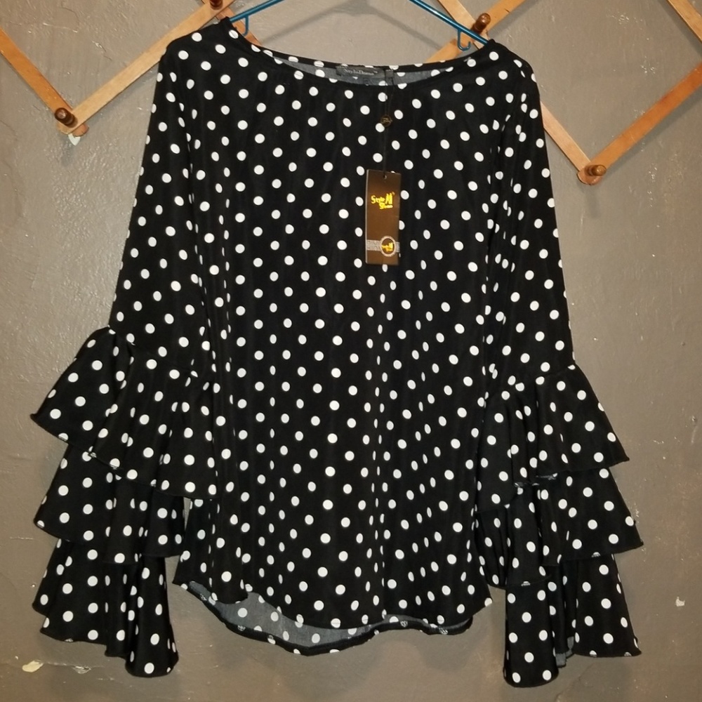 💞NWT!Layered Ruffle Sleeve Blouse